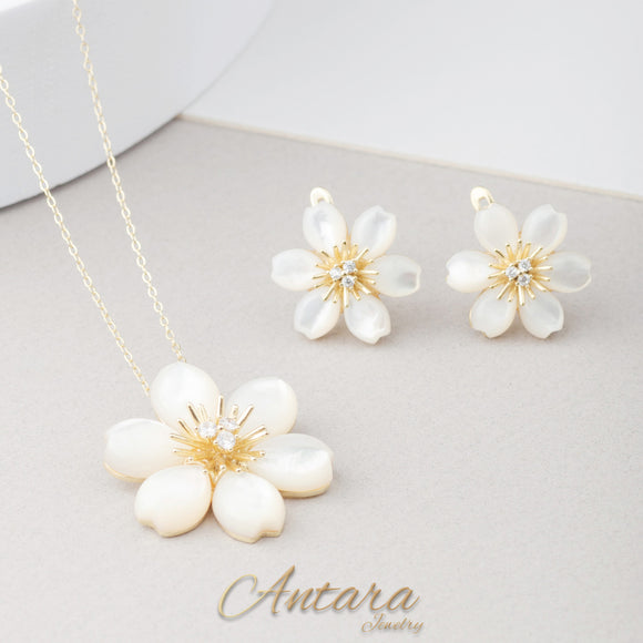 Set de flores en concha nácar