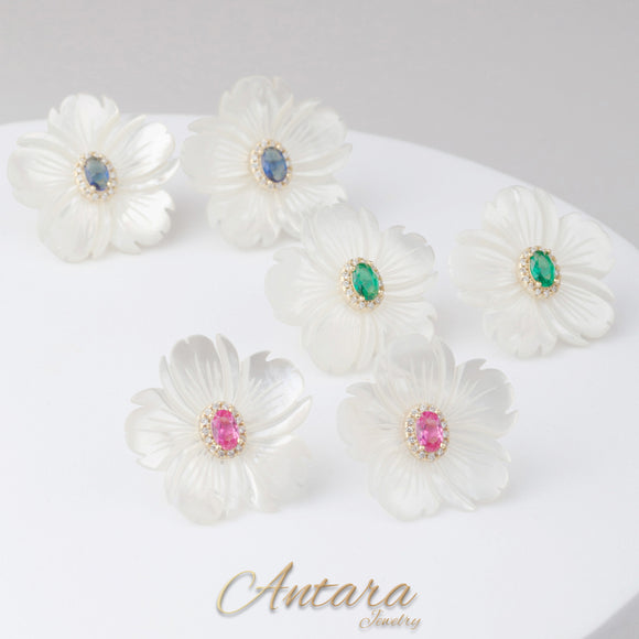 Aretes de flor de concha nácar