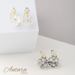 Aretes de flor de concha nácar