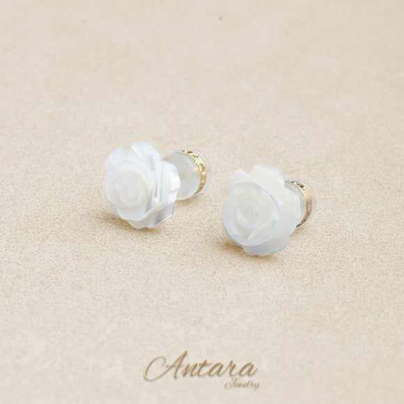 Aretes flor labradas en nácar