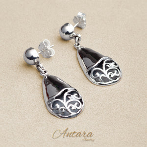 Aretes largos calados