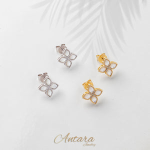 Aretes mini flor madre perla