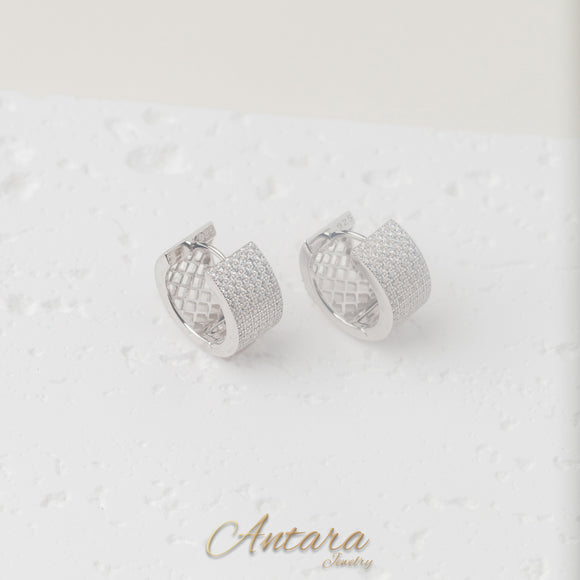 Aretes huggies de cristal