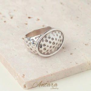Anillo con diseño ovalado