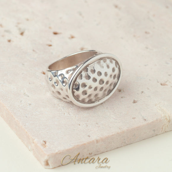 Anillo con diseño ovalado