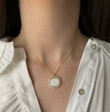 Collar Medalla de San Benito con perlas cultivadas
