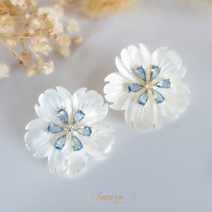 Aretes  flor madre perla